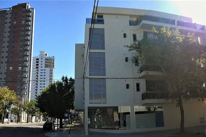 A view of the two highest towers in Rafaela at the intersection of General Paz Street and Mitre Avenue. Credit: 	Reinsalkas via Wikimedia Commons,