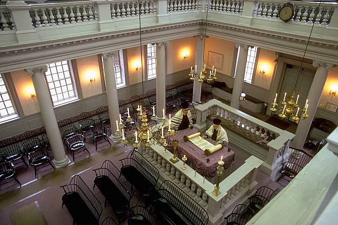 Inside the Touro Synagogue in Newport, R.I. Credit: Wikimedia Commons.