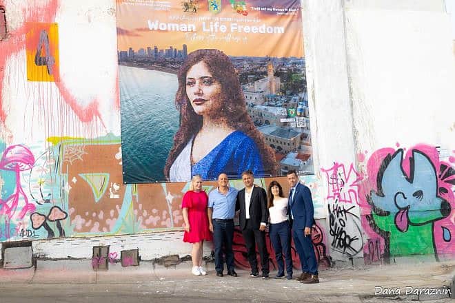 Left to right: Emily Schrader, CEO of Social Lite Creative; Ran Natanzon, Head of innovation & Country Branding in the Israeli Foreign Ministry's Public Diplomacy Division; Hooman Khalili (artist); tour guide Ora Hartman; and Foreign Ministry official Dan Oryan. Photo: Dana Daraznin.