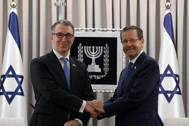 Israeli President Isaac Herzog receives the credentials of newly appointed U.K. Ambassador to Israel Simon Walters at the President's Residence in Jerusalem on Sept. 19, 2023. Photo by Haim Zach/GPO.