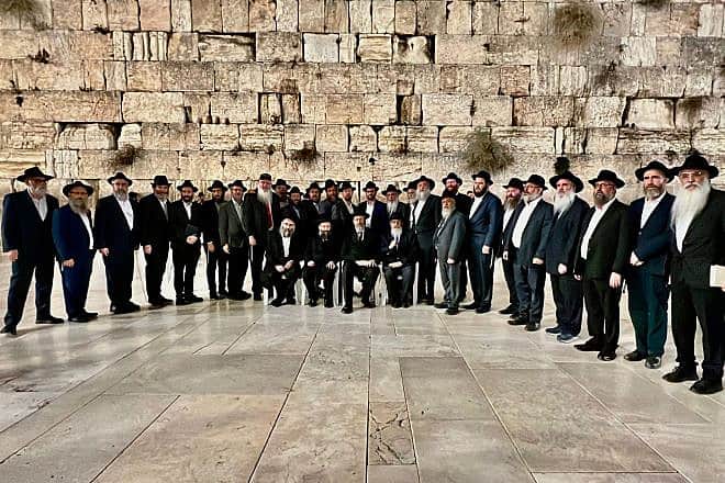 Chief Rabbi of Israel David Lau and 25 Chabad rabbis from North America and Australia after reading a prayer for hostages and soldiers at the Western Wall in Jerusalem, Oct. 23, 2023. Courtesy of Yisrael Bernath.