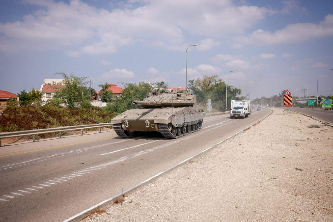 An IDF tank in southern Israel the day after the Hamas-led terror attacks, Oct. 8, 2023. Photo by Chaim Goldberg/Flash90.