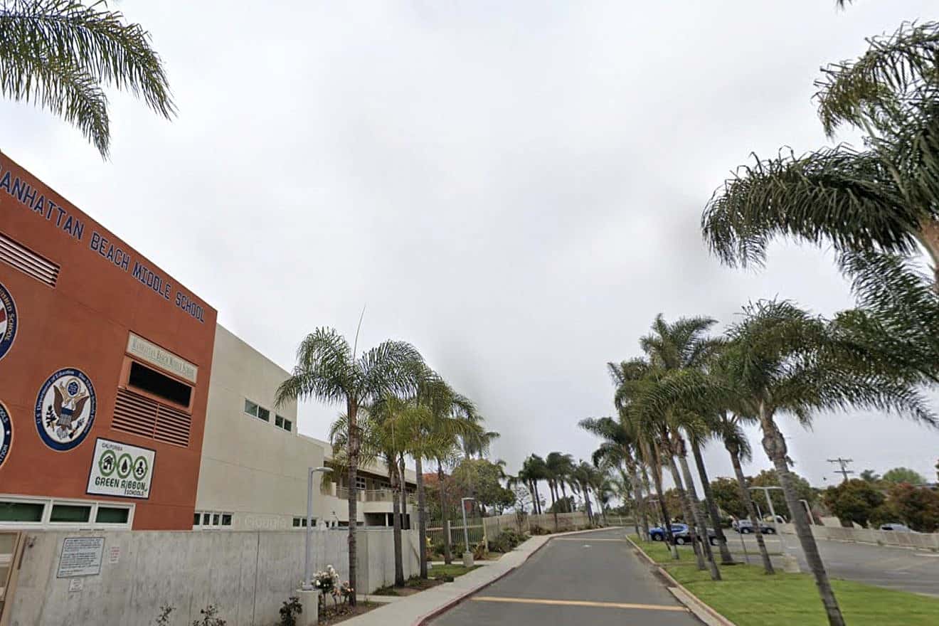 Manhattan Beach Middle School. Source: Google Street View.