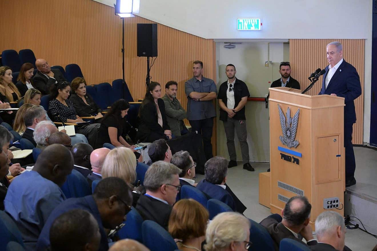 Israeli Prime Minister Benjamin Netanyahu meets with foreign envoys, Nov. 6, 2023. Photo by Amos Ben-Gershom/GPO.