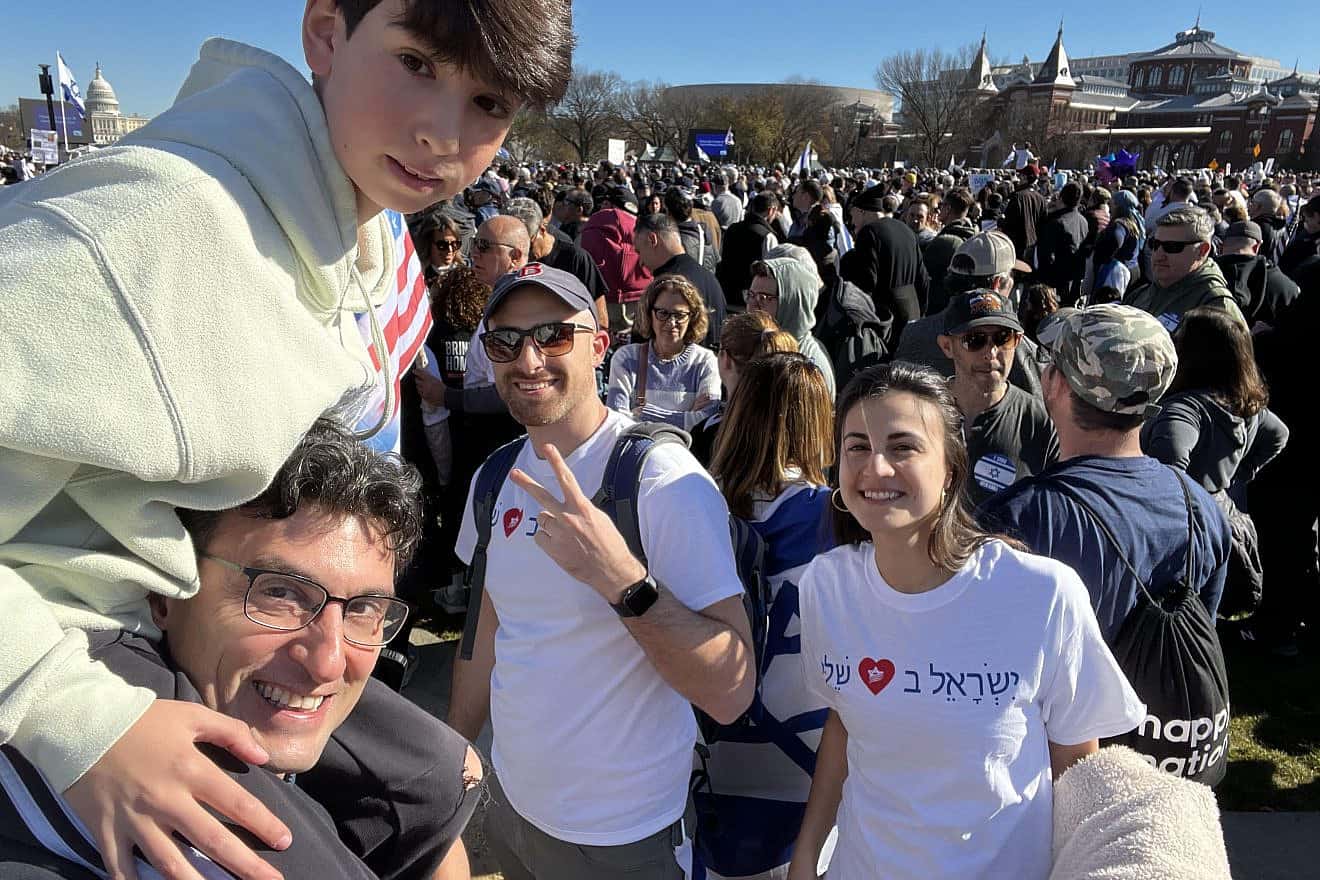 Itai Yanai (with son Ben on his shoulders), and Shelli Robbins and Noam Bar-Touv, at the “March for Israel” on the National Mall in Washington, D.C., on Nov. 14, 2023. Credit: Courtesy of Itai Yanai.