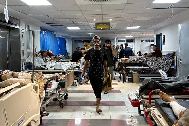 Palestinian patients line the halls at Shifa Hospital in Gaza City on Nov. 10, 2023. Photo by Flash90.