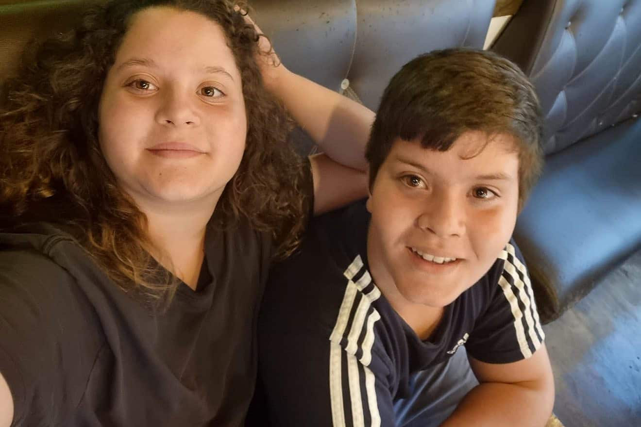 Twins Liel (left) and Yanai Hetzroni were burned alive by Hamas terrorists at Kibbutz Be’eri on Oct. 7, 2023. Credit: Courtesy.