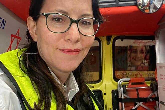 Dr. Abigail Henkin-Wei, an emergency-room doctor in West Virginia, volunteers at Magen David Adom in Ashkelon, November 2023. Credit: Nefesh B’Nefesh.