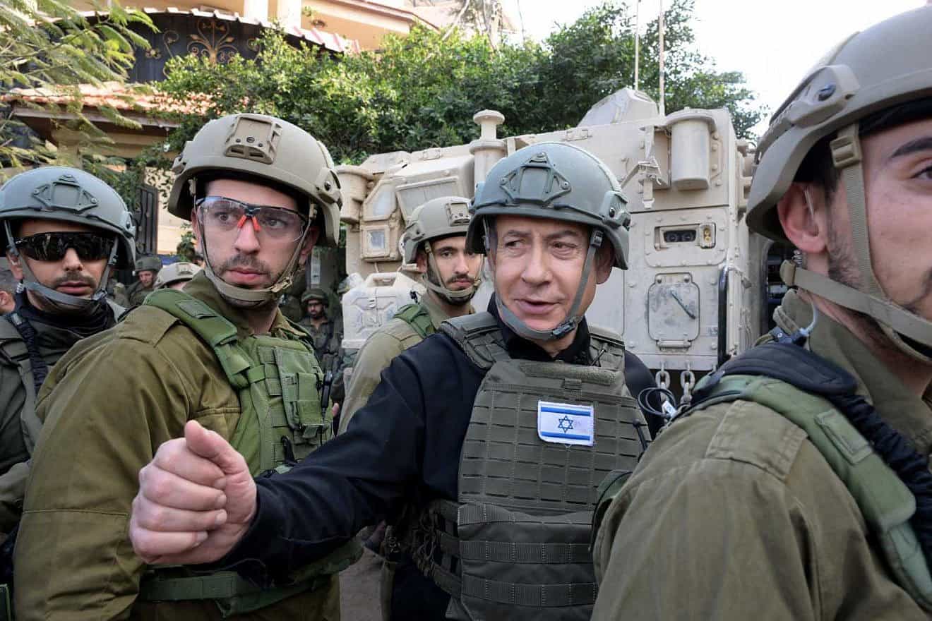 Prime Minister Benjamin Netanyahu visits Israel Defense Forces troops in the Gaza Strip, Nov. 26, 2023. Photo by Avi Ohayon/GPO.
