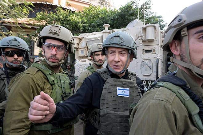 Prime Minister Benjamin Netanyahu visits Israel Defense Forces troops in the Gaza Strip, Nov. 26, 2023. Photo by Avi Ohayon/GPO.