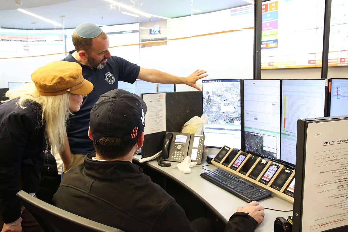 Mindy Levine, director of the Yankees Universe Fund and wife of New York Yankees baseball team president Randy Levine, visits the headquarters of United Hatzalah as part of a solidarity trip to Israel, Nov. 30, 2023. Credit: United Hatzalah.