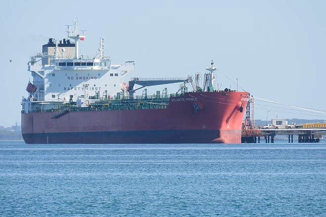 The oil and chemical tanker "Atlantic Prince" at the BP Oil Refinery Jetty, Kwinana, Western Australia, November 2023. Source: Wikimedia Commons.