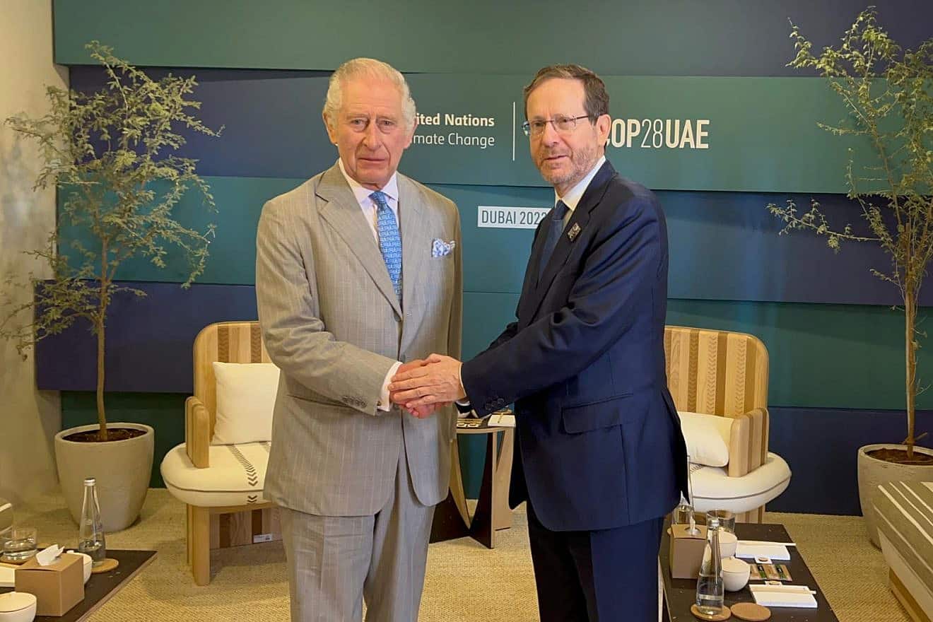 King Charles of the United Kingdom and Israeli President Isaac Herzog meet in Dubai on Dec. 1, 2023. Credit: Courtesy.