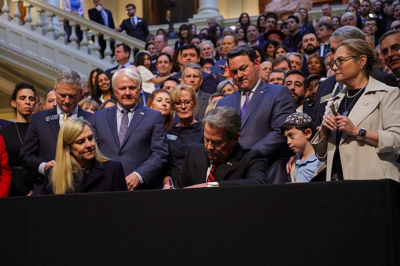 Georgia Gov. Brian Kemp signs an antisemitism bill, HB 30, on Jan. 31, 2024. Credit: Georgia Governor's Office.