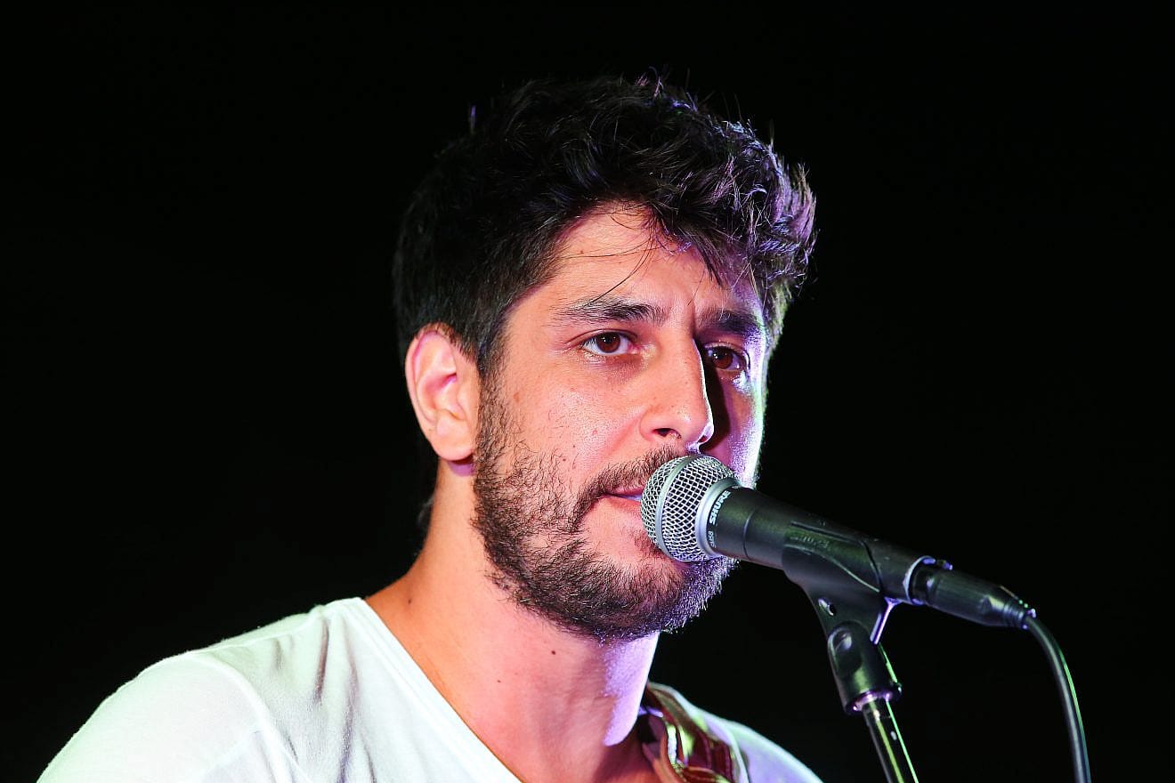 Israeli singer and actor Idan Amedi performs live during Israel's 69th Independence celebrations in Beit Shemesh on May 1, 2017. Photo by Yaakov Lederman/Flash90.