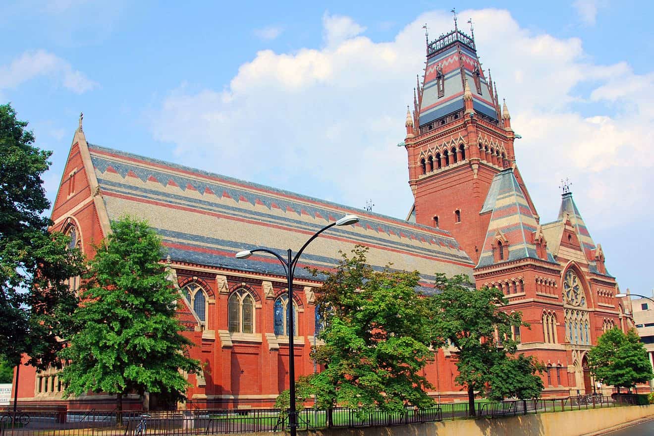 Harvard University Memorial Hall, home of Sanders Theatre. Credit: Chensiyuan via Wikimedia Commons.