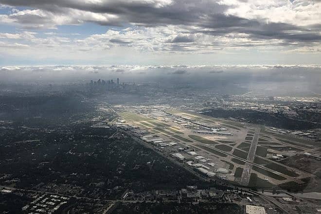 Aerial photo of Dallas Love Field, looking south with downtown Dallas in the distance. Credit: Mark Quadling via Wikimedia Commons.
