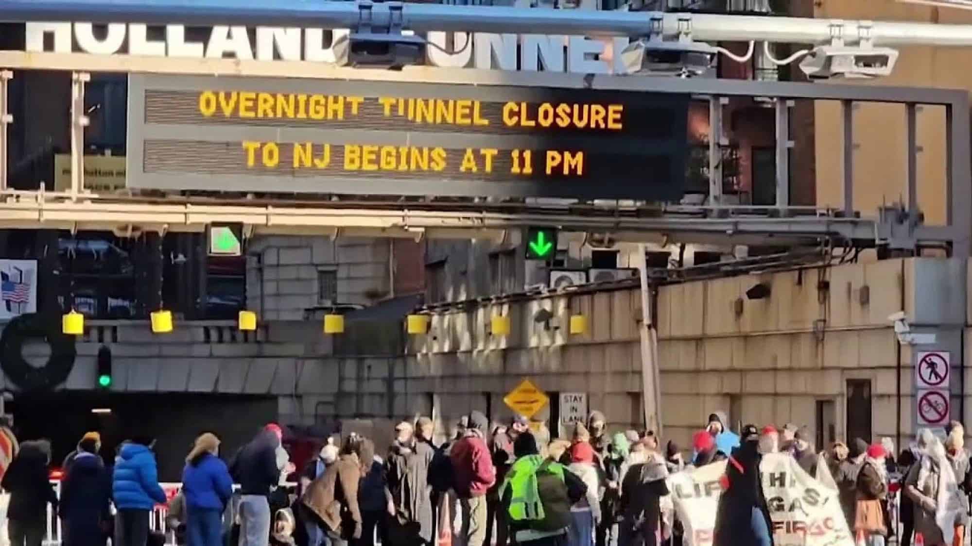 Pro-Palestinian demonstrators block the Holland Tunnel between Manhattan and New Jersey on Jan. 8, 2023. Source: YouTube Screenshot/NBC New York 4.