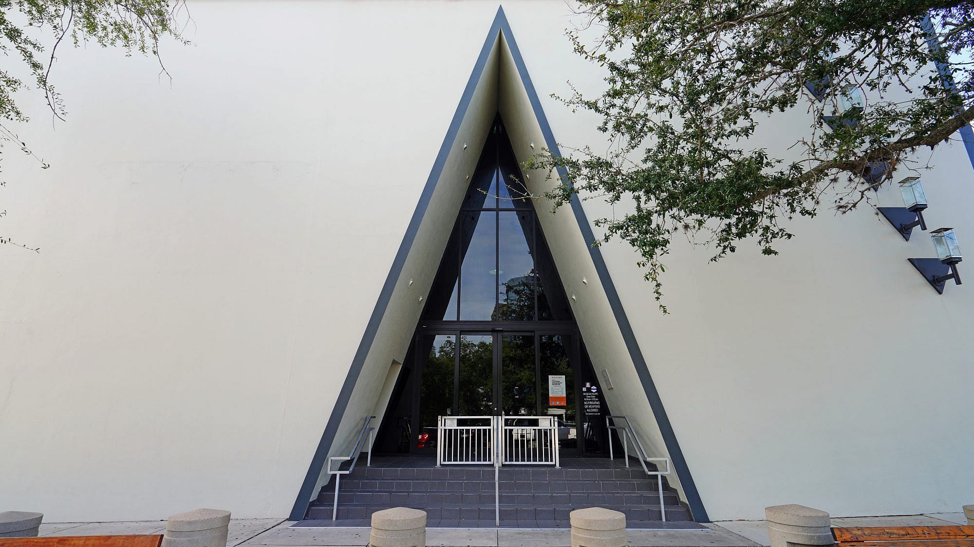 The Florida Holocaust Museum in downtown St. Petersburg, Fla. Credit: EQRoy/Shutterstock.