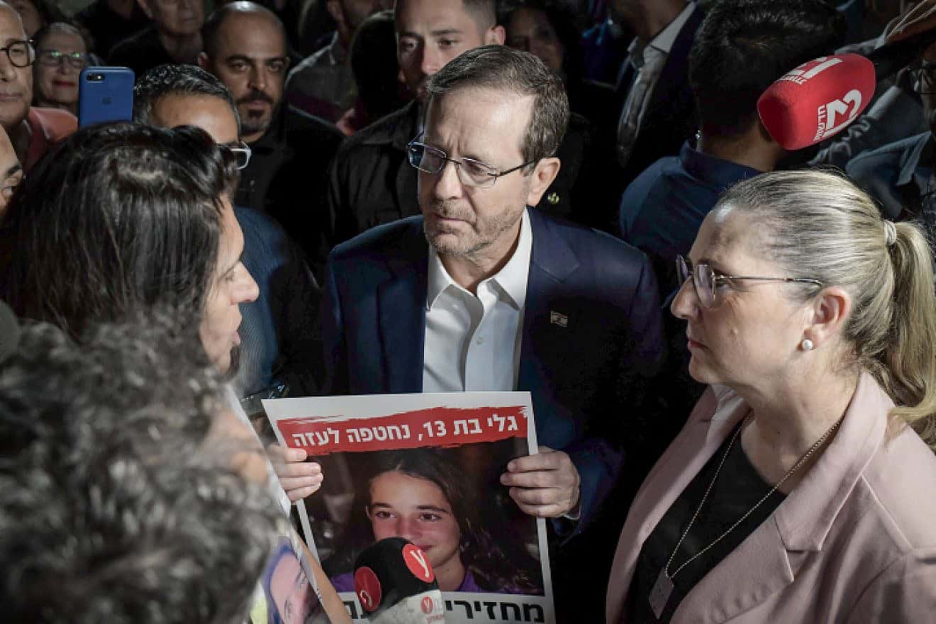 Israeli president Isaac Herzog and his wife Michal visit families of Israelis held hostage by Hamas terrorists at "Hostage Square" in Tel Aviv, Nov. 9, 2023. Photo by Tomer Neuberg/Flash90.