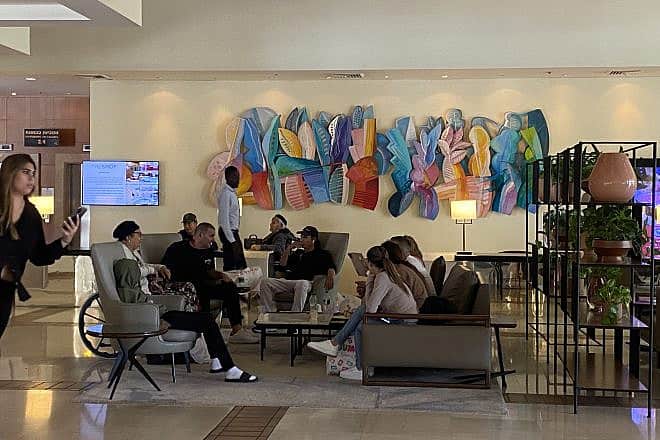 Israeli refugees at the King Solomon Hotel in Eilat, Feb. 8, 2024. Photo by Amelie Botbol.