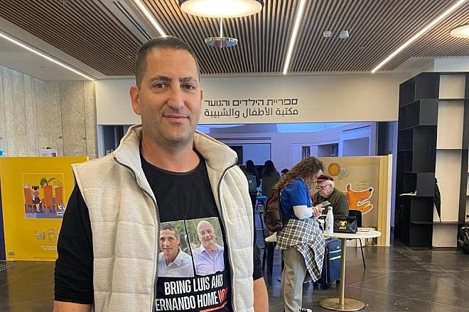 Idan Bejerano, Louis Har's son-in-law, at Tel Aviv's Hostage Square on Feb. 14, 2024. Photo by Amelie Botbol.