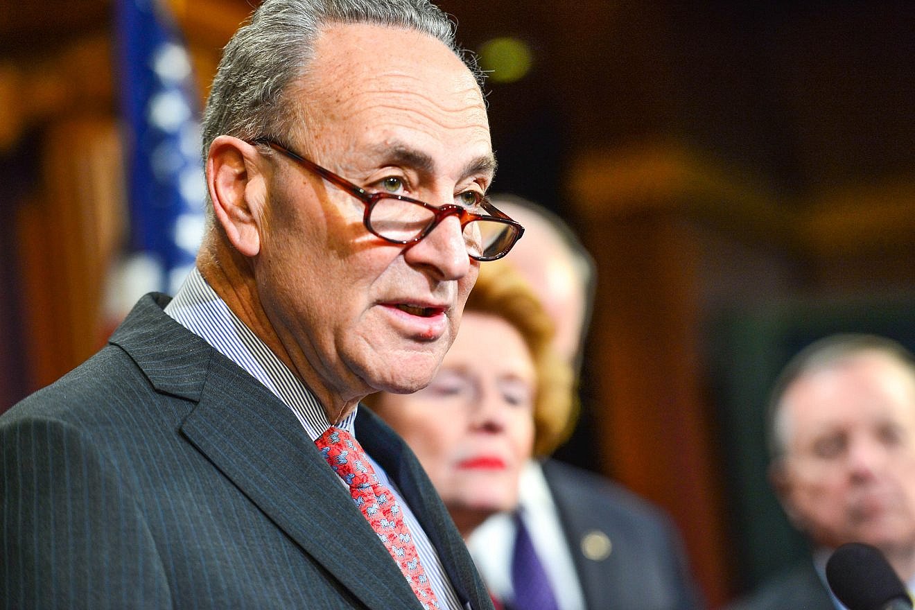 Sen. Chuck Schumer  (D-N.Y.) is part of a group of lawmakers announcing an amendment to the Energy Policy and Modernization Act to help families in Flint, Mich., in January 2016. Credit: Senate Democrats via Creative Commons.