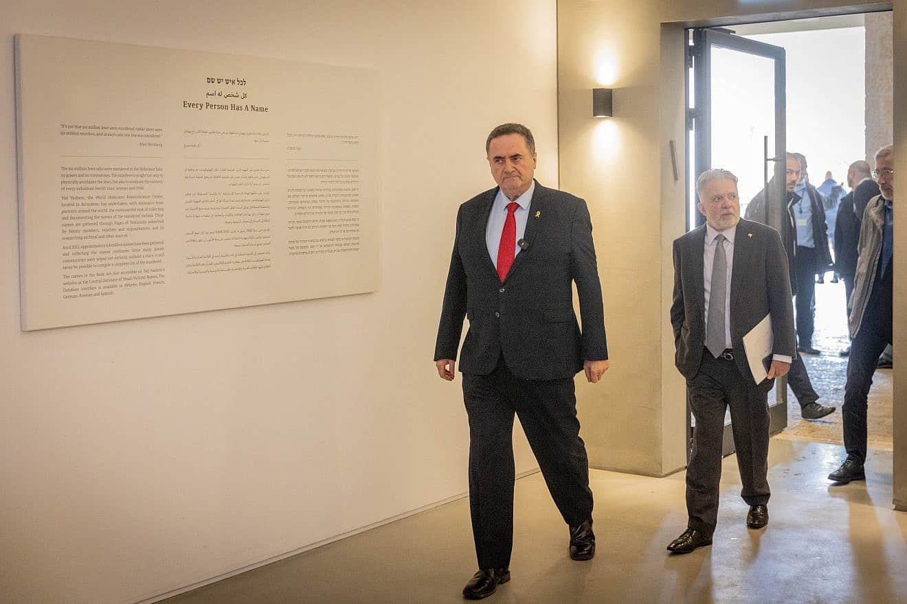 Foreign Minister Israel Katz (left) and Brazilian Ambassador Frederico Meyer at the Yad Vashem Holocaust Memorial museum in Jerusalem, Feb. 19, 2024. Photo by Chaim Goldberg/Flash90.
