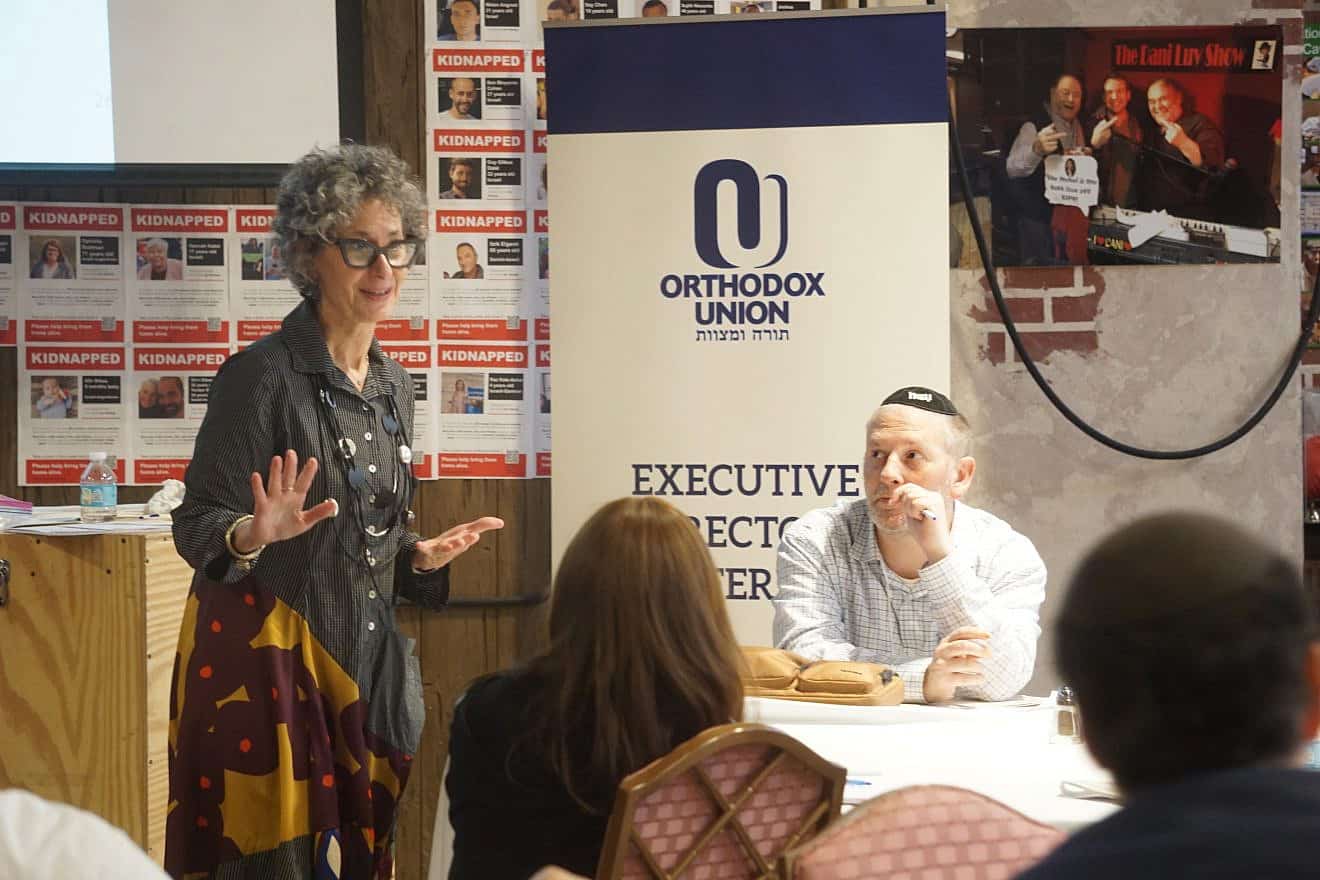 Executive coach Susan Kramer addresses conference participants. Credit: Courtesy of the Orthodox Union.