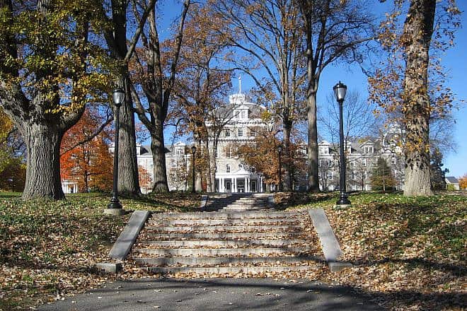 Parrish Hall at Swarthmore College in Pennsylvania. Credit: Kungming2 via Wikimedia Commons.