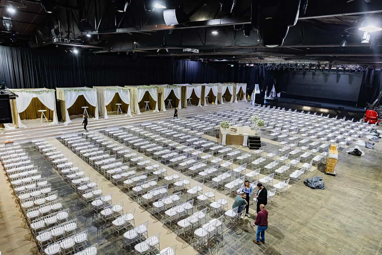 Preparations for the mass wedding at the Tel Aviv Port, March 5, 2024. Photo by Haim Toito.
