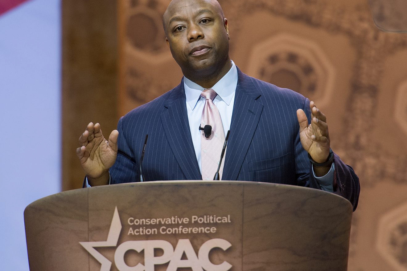 Sen. Tim Scott (R-S.C.) speaks at the Conservative Political Action Conference on March 6, 2014. Credit: Christopher Halloran/Shutterstock.
