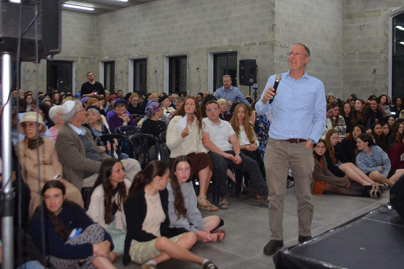 Rabbi Leo Dee speaks at the Shirat Lucy Events Hall in Efrat to commemorate the lives of his wife, Lucy, and daughters Miai and Rina, who were killed in a terrorist attack on April 7, 2023. Credit: Courtesy.