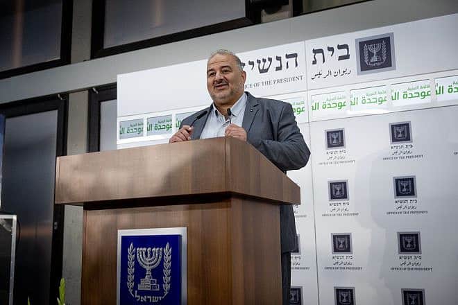 Ra'am Party leader Mansour Abbas addresses the press after a meeting with Israeli President Isaac Herzog in Jerusalem, Nov. 10, 2022. Photo by Yonatan Sindel/Flash90.