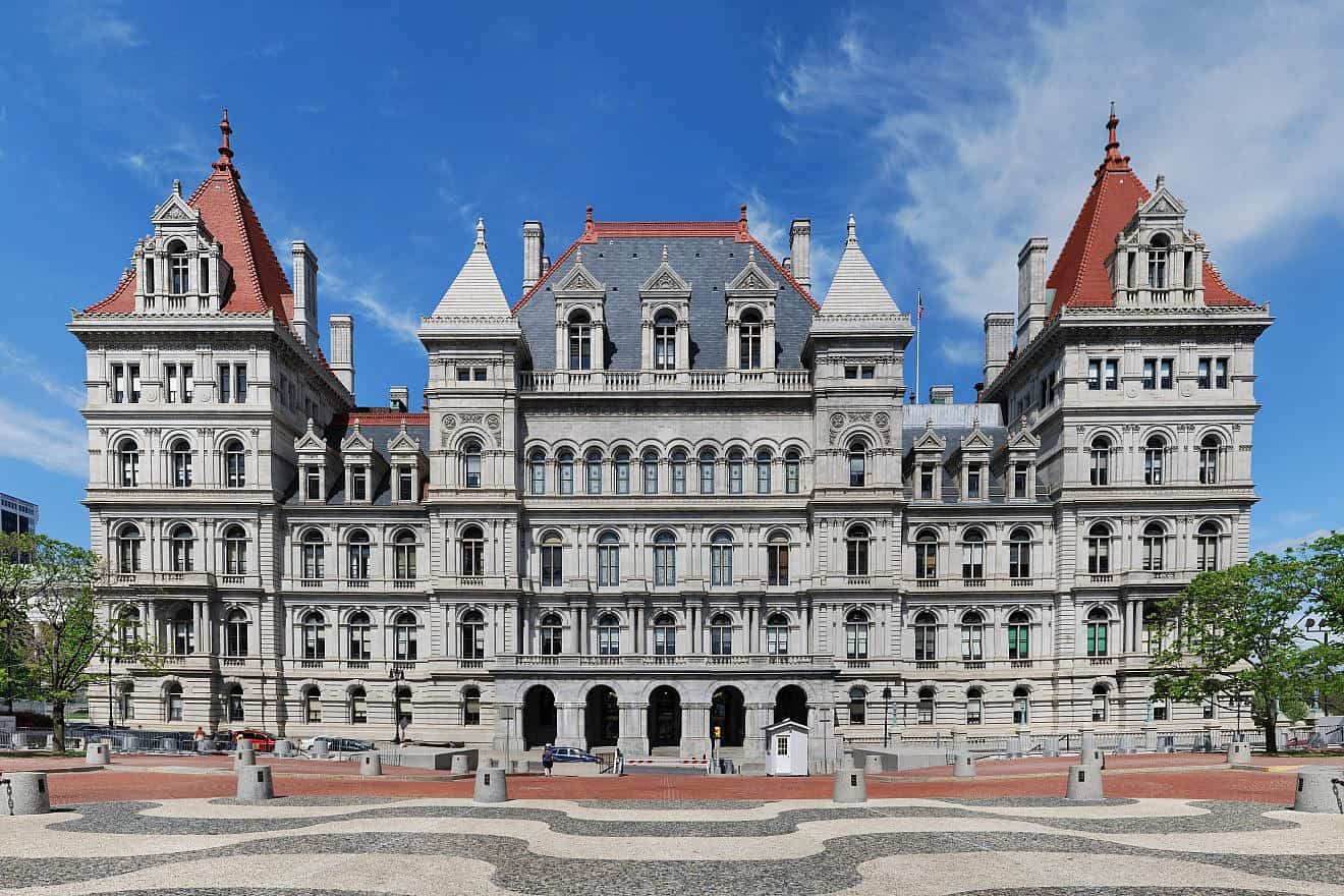 New York State Capitol building in Albany, N.Y. Credit: Matt Wade Photography via Wikimedia Commons.