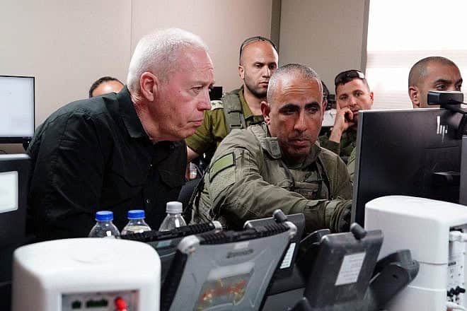 Israel's Defense Minister Yoav Gallant and 162nd Division commander Brig. Gen. Itzik Cohen during a situational assessment of the Rafah operation in Gaza, May 16, 2024. Photo by Ariel Hermoni/IMoD.