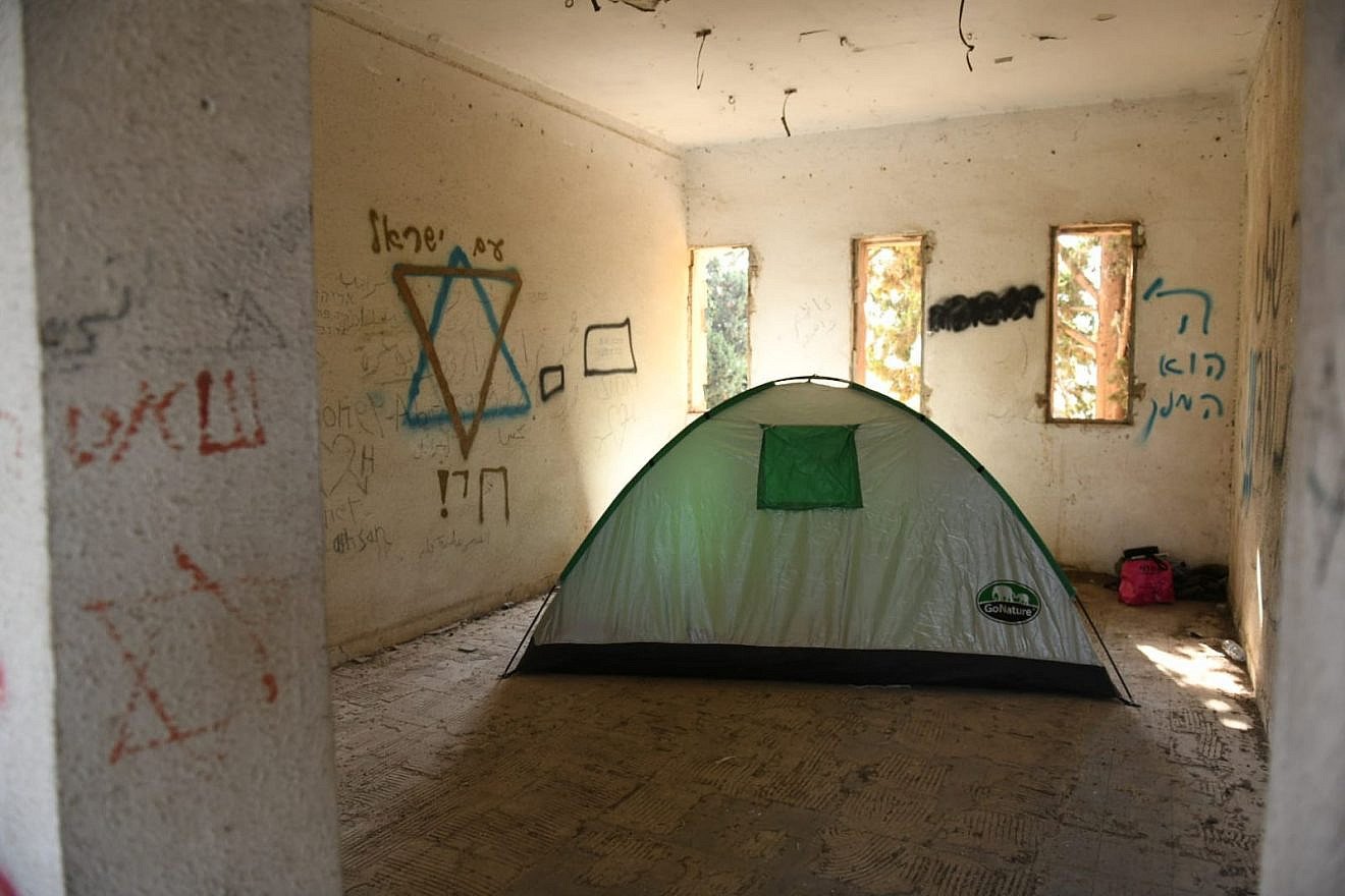 Israelis attempt to resettle the evacuated town of Sa-Nur in northern Samaria, Nov. 17, 2020. Photo by Sraya Diamant/Flash90.
