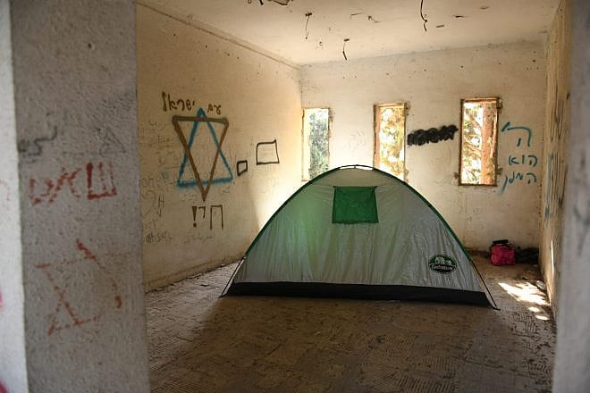 Israelis attempt to resettle the evacuated town of Sa-Nur in northern Samaria, Nov. 17, 2020. Photo by Sraya Diamant/Flash90.