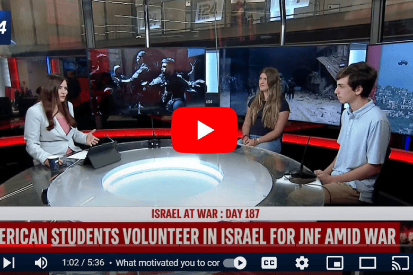 Muss students Bella Jenis and Benji Solomon speaking to i24 News. Screenshot.