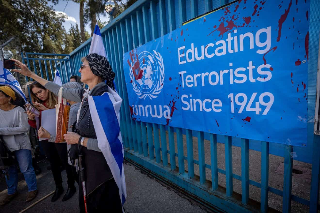 Israelis protest against the United Nations Relief and Works Agency (UNRWA) outside one of its offices in Jerusalem, March 20, 2024. Photo by Yonatan Sindel/Flash90.