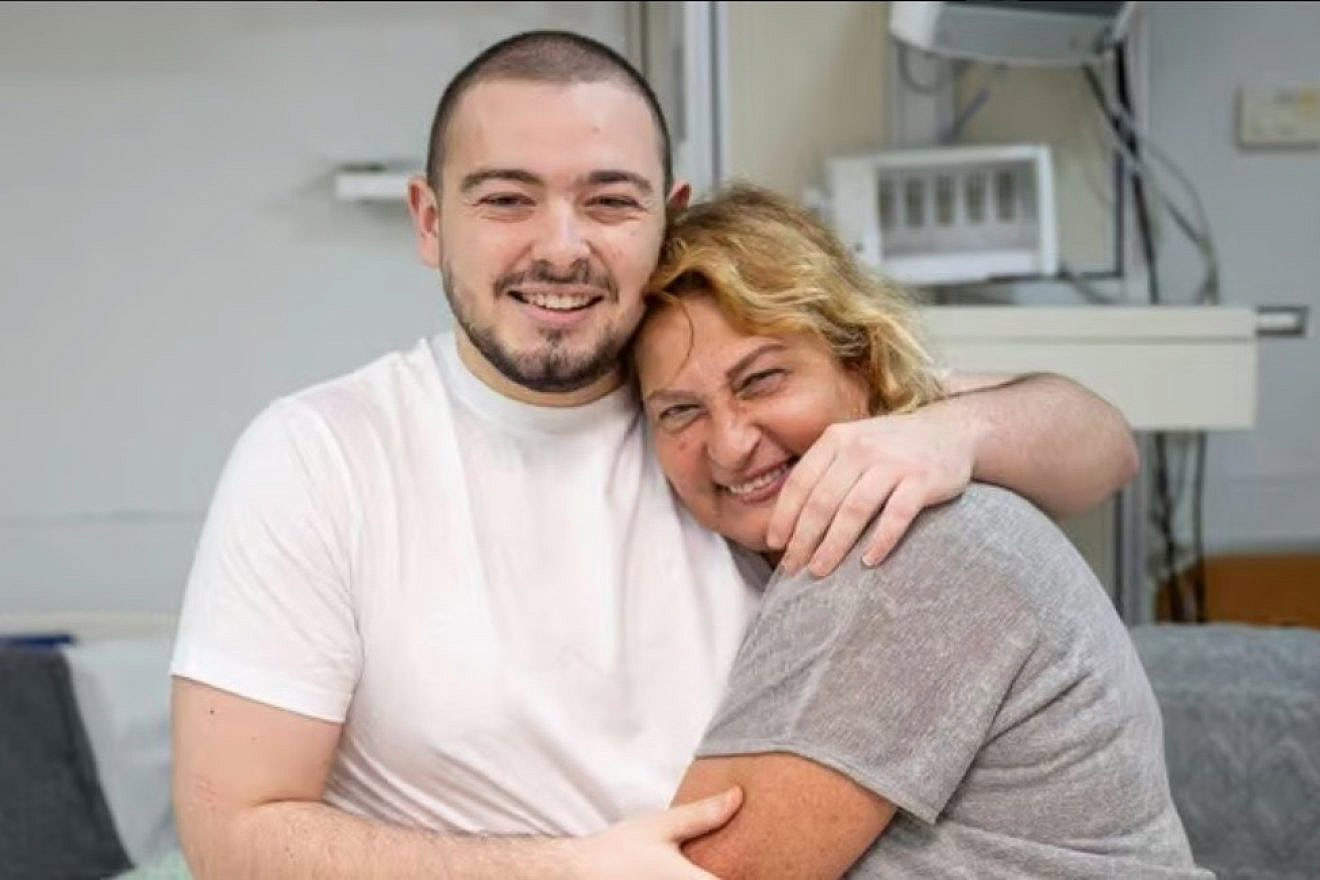 Almog Meir Jan and his mother, Orit, at Sheba Medical Center in Ramat Gan, June 8, 2024. Credit: IDF Spokesperson’s Office.