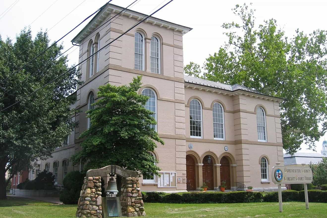 Dorchester County Courthouse in Maryland. Credit: Eli Pousson/Flickr via Wikimedia Commons.
