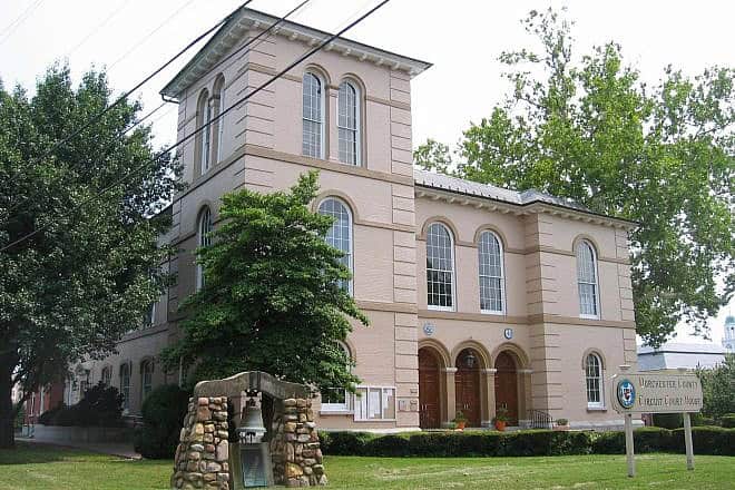 Dorchester County Courthouse in Maryland. Credit: Eli Pousson/Flickr via Wikimedia Commons.