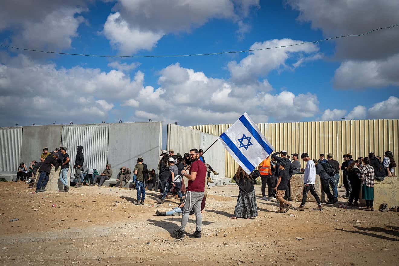 People protest against aid trucks entering the Gaza Strip at the Kerem Shalom crossing in southern Israel, Feb. 22, 2024. Credit: Erik Marmor/Flash90.
