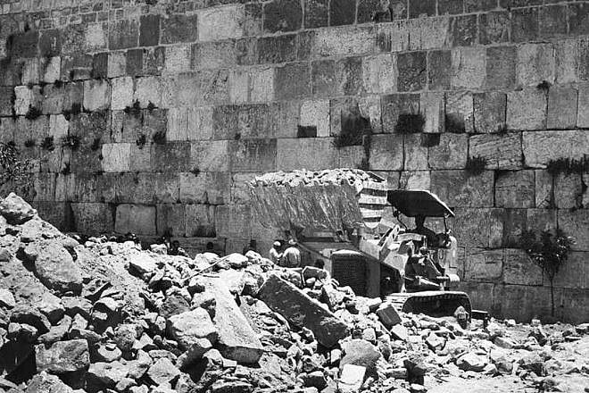 The works at the Western Wall Plaza following its liberation in 1967. Photo by Kurt Meyerowitz/KKL-JNF Archive.