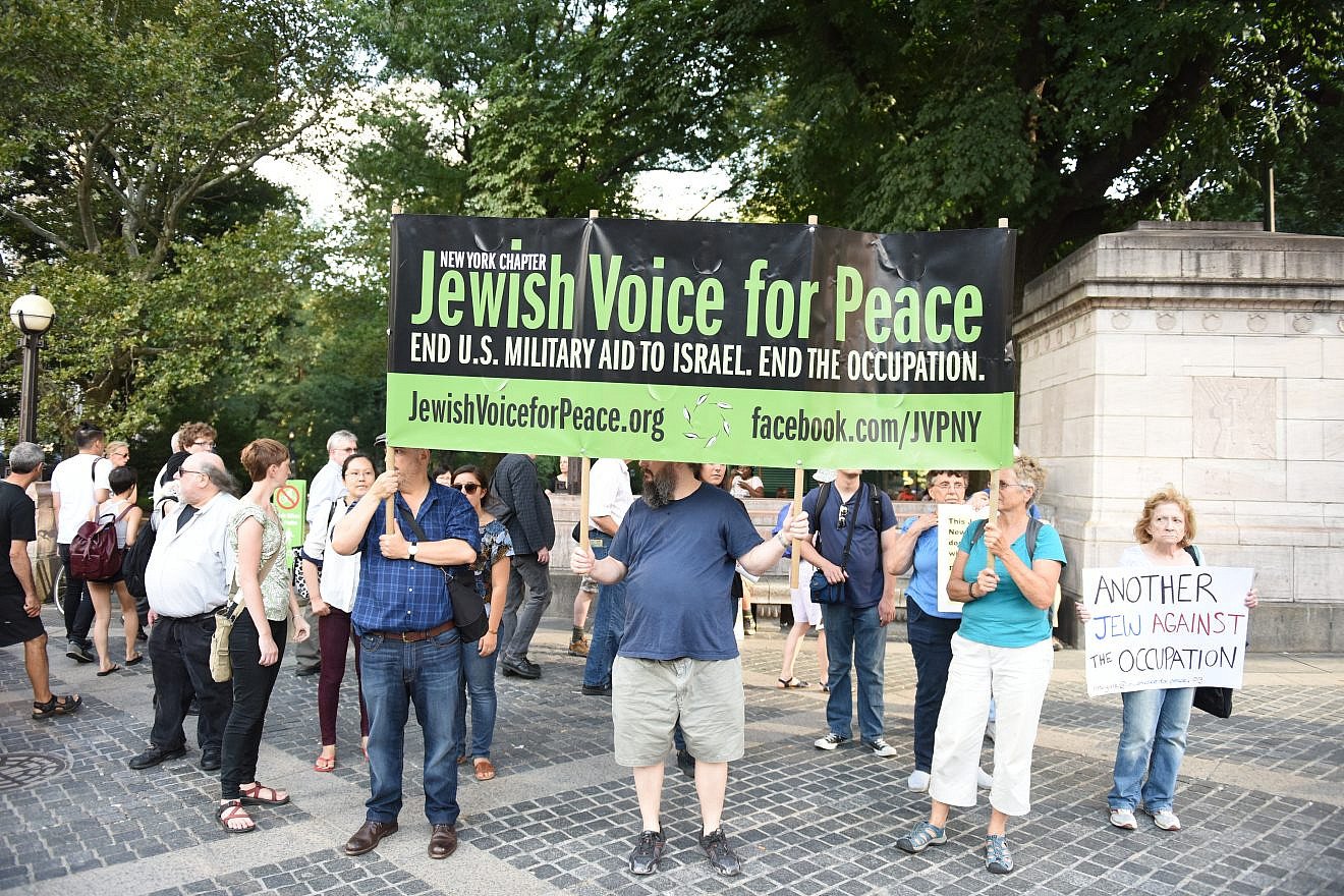 Jewish Voice for Peace rally in New York on Aug. 26, 2015. Credit: A Katz/Shutterstock.