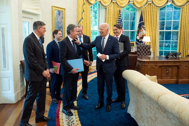 U.S. President Joe Biden puts his hand on Secretary of State Antony Blinken's shoulder as (from left) U.S. Ambassador to Israel Jack Lew, Deputy National Security Adviser Jon Finer, NSC Coordinator for Middle East and North Africa Brett McGurk and NSC Senior Adviser for Energy and Investment Amos Hochstein look on, after a bilateral meeting with Israeli Prime Minister Benjamin Netanyahu, July 25, 2024, in the Oval Office. Credit: Adam Schultz/White House.