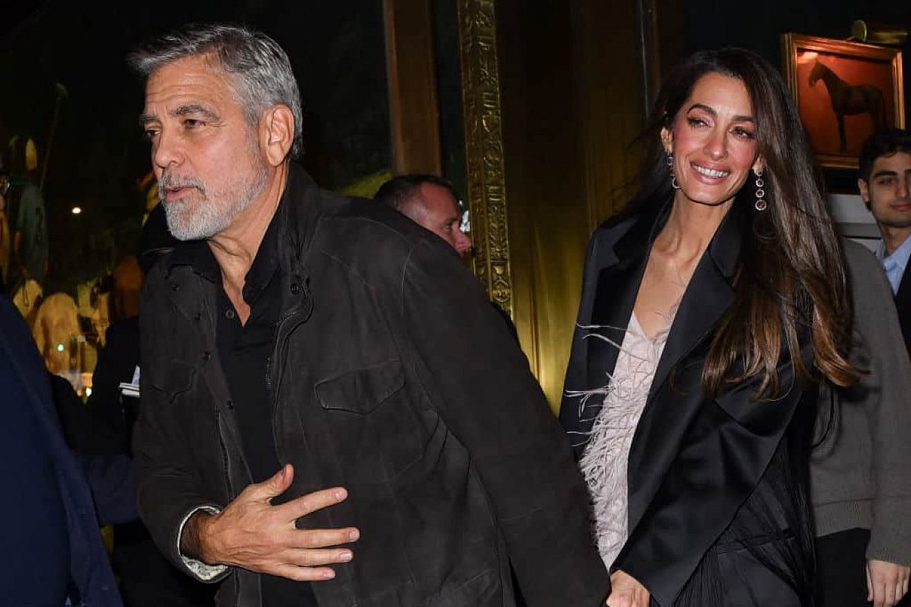 LOS ANGELES, CA - NOVEMBER 20: (EXCLUSIVE) Actor George Clooney poses  during a photo shoot on November 20, 1991 in Los Angeles, California. Photo  by Barry King/Alamy Stock Photo Stock Photo - Alamy, image size:1320x880