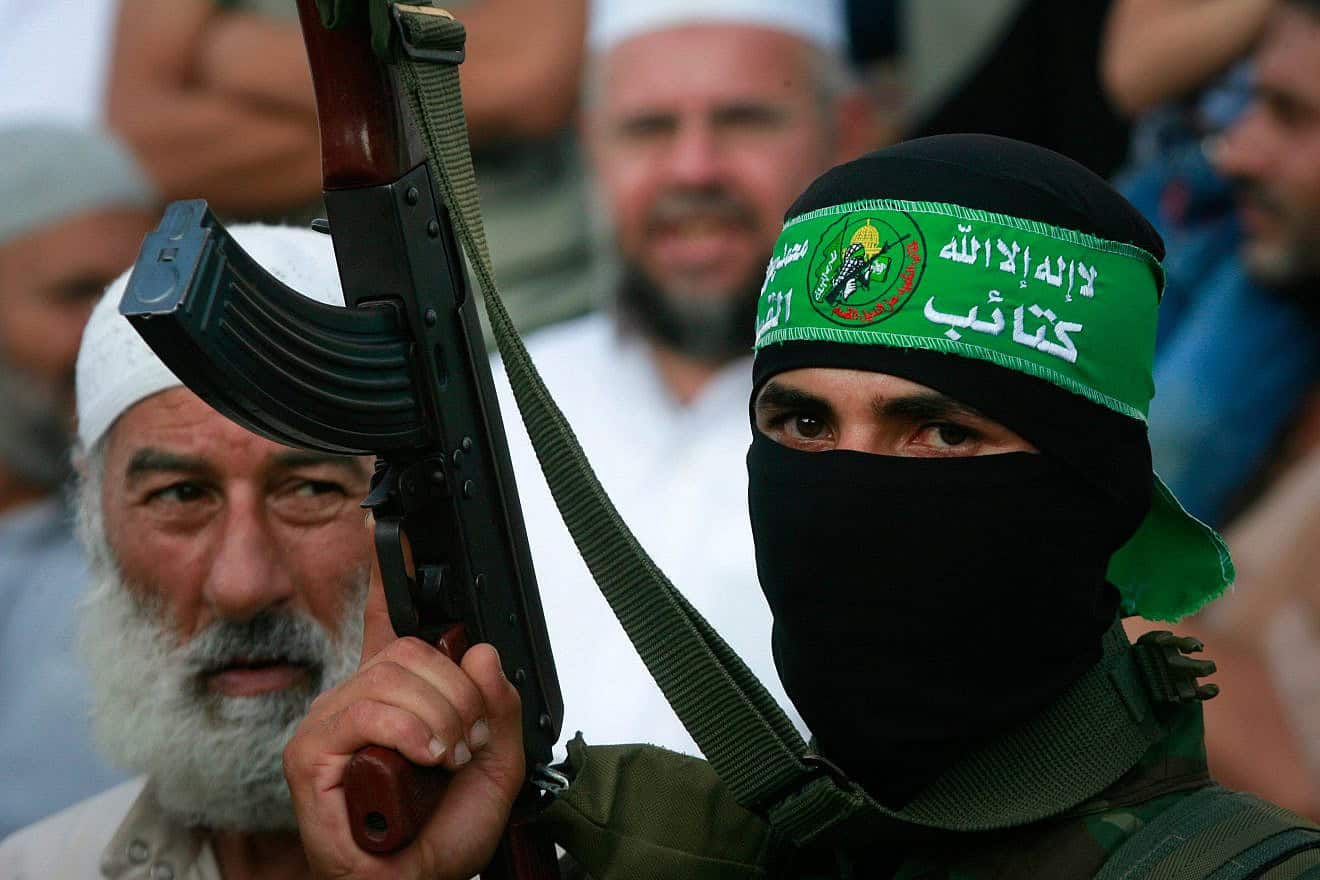 A member of the Hamas terrorist organization at a military-style summer camp in Khan Yunis, the southern Gaza Strip. Photo by Abed Rahim Khatib/Flash90.