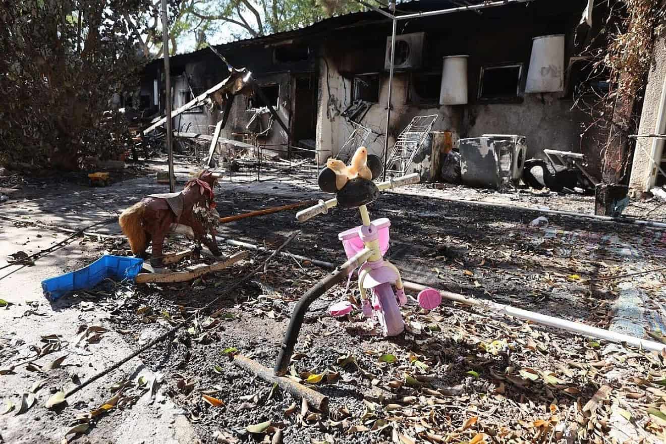 Destruction at Kibbutz Nir Oz. Photo by Oren Cohen.